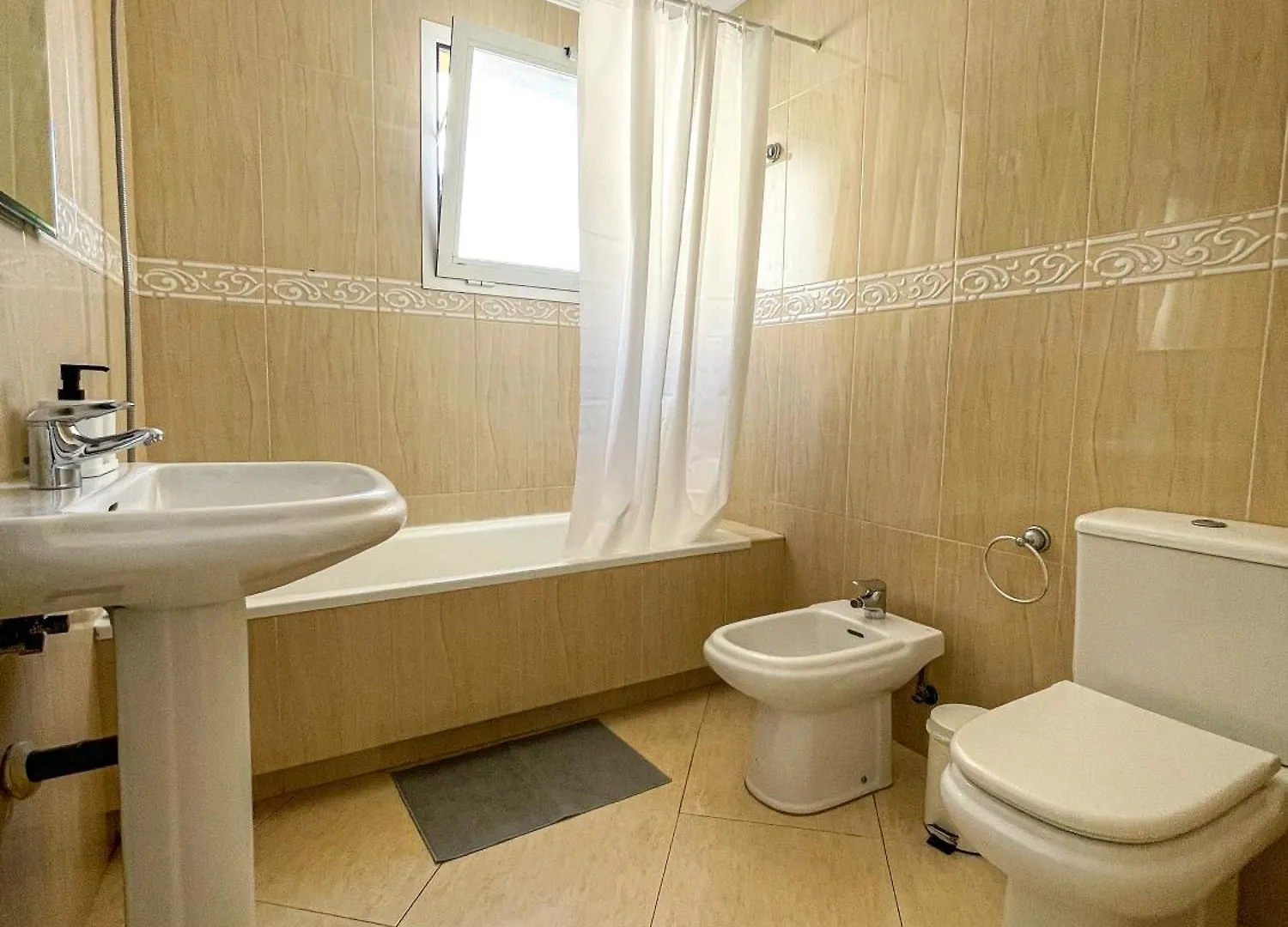 Couples Nest In Malaga! Apartment 0*, Malaga